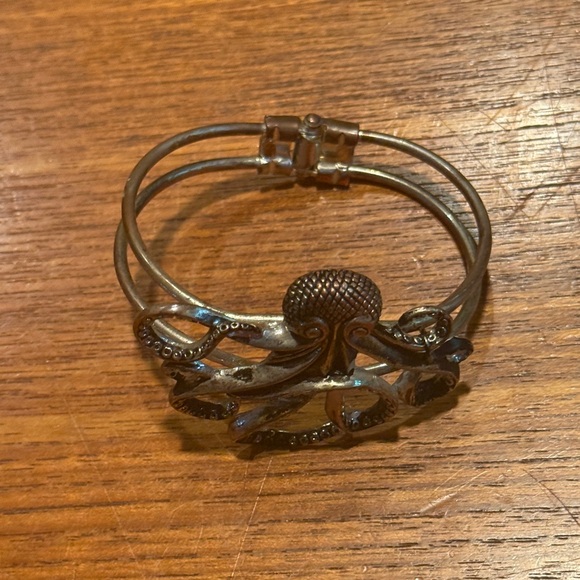 Vintage Silver Octopus Cuff Bracelet - Picture 3 of 5